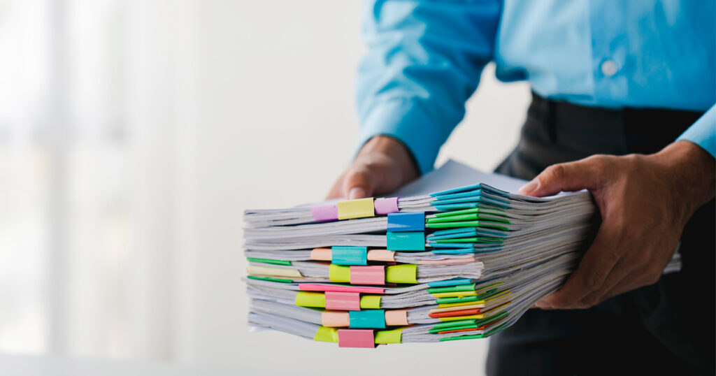 Kuvituskuva: iso paperipino