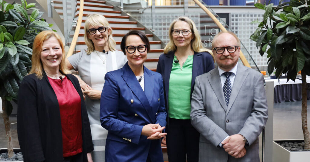 Webinaariesiintyjien ryhmäkuva