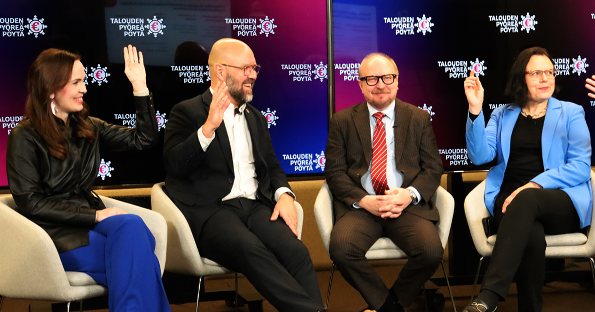 kansanedustajat Mia Laiho, Hilkka Kemppi ja Kim Berg sekä FA:n toimitusjohtaja Arno Ahosniemi