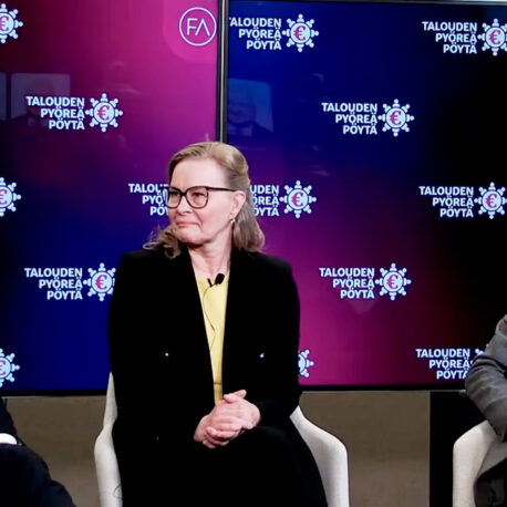 Joona Räsänen (sd), Hanna Räsänen (kesk) Ja FA:n Jussi Karhunen.