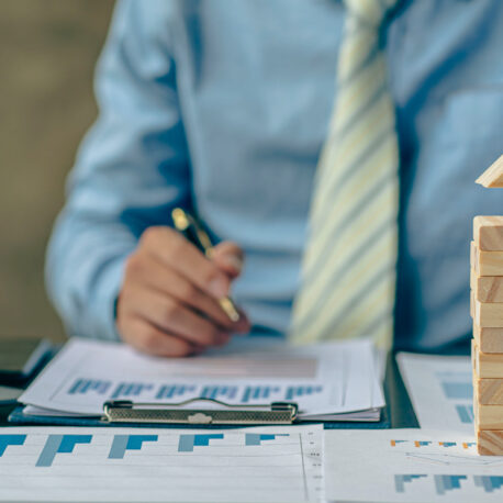 Kasvukäyriä ja palikkatorni