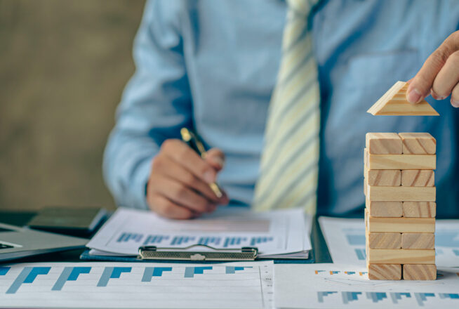 Kasvukäyriä ja palikkatorni