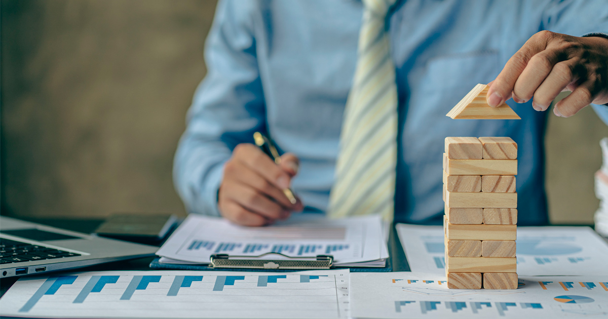 Kasvukäyriä ja palikkatorni