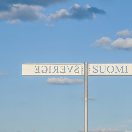 Kyltti Suomen ja Ruotsin rajalla