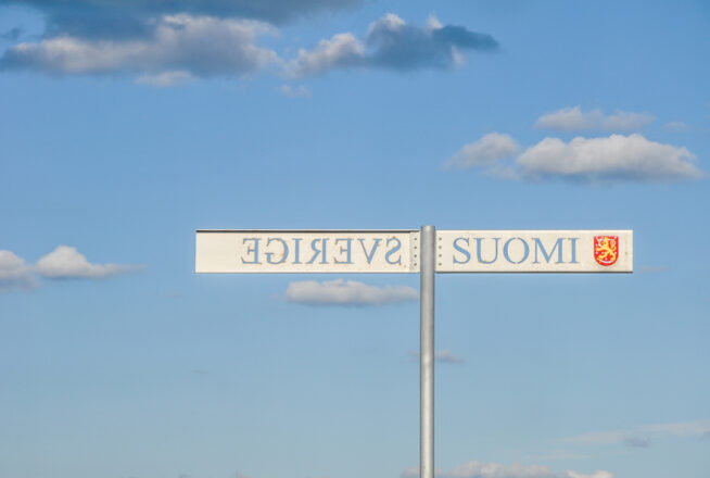 Kyltti Suomen ja Ruotsin rajalla