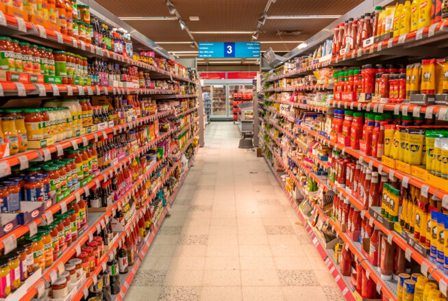 Päivittäistavarakaupan käytävä