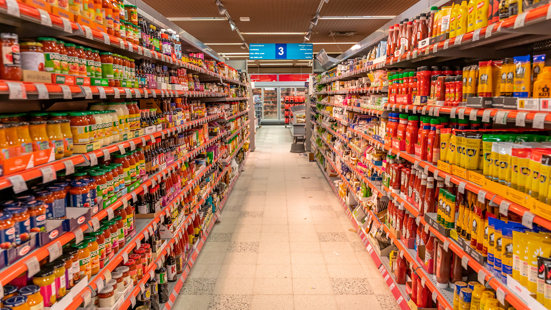 Päivittäistavarakaupan käytävä