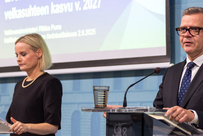 Valtiovarainministeri Riikka Purra ja pääministeri Petteri Orpo.