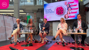 Kuvituskuva panelisteista.